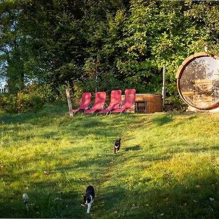 Enjoy Cozy Tree House Hills Forest Gardens Beautiful Views Sauna Hotbath Nyaraló *