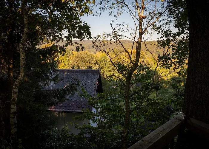 Enjoy Cozy Tree House Hills Forest Gardens Beautiful Views Sauna Hotbath 度假居 *
