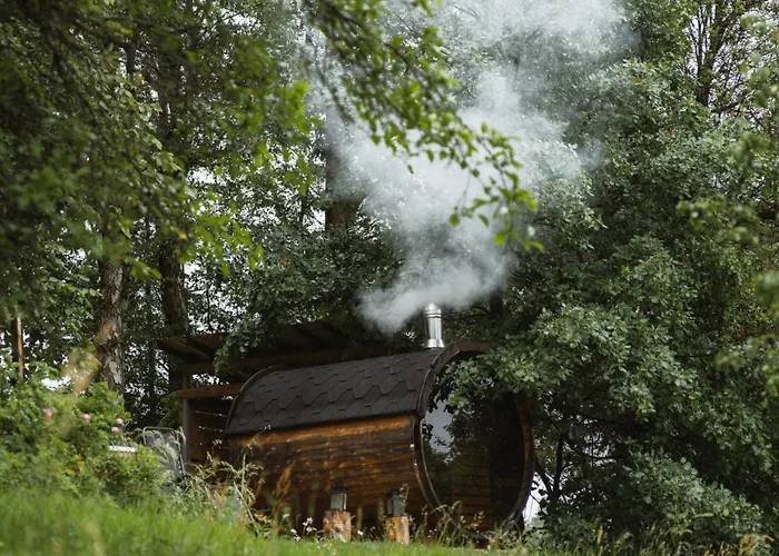 度假居 Enjoy Cozy Tree House Hills Forest Gardens Beautiful Views Sauna Hotbath
